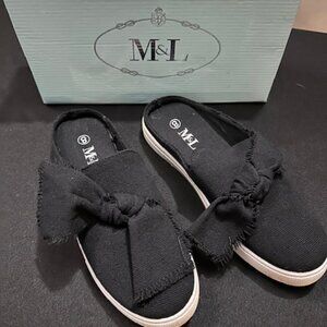M & L   Black Slip on Mule  7889  NWT Boutique